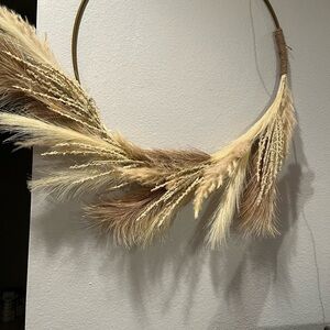 Elegant Boho Wall Decor with Natural Tones